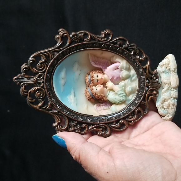 Bundle of two Table Top Cherubs Angels 3D plaques - Picture 2 of 9